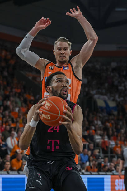 小李接受采 小李接受采